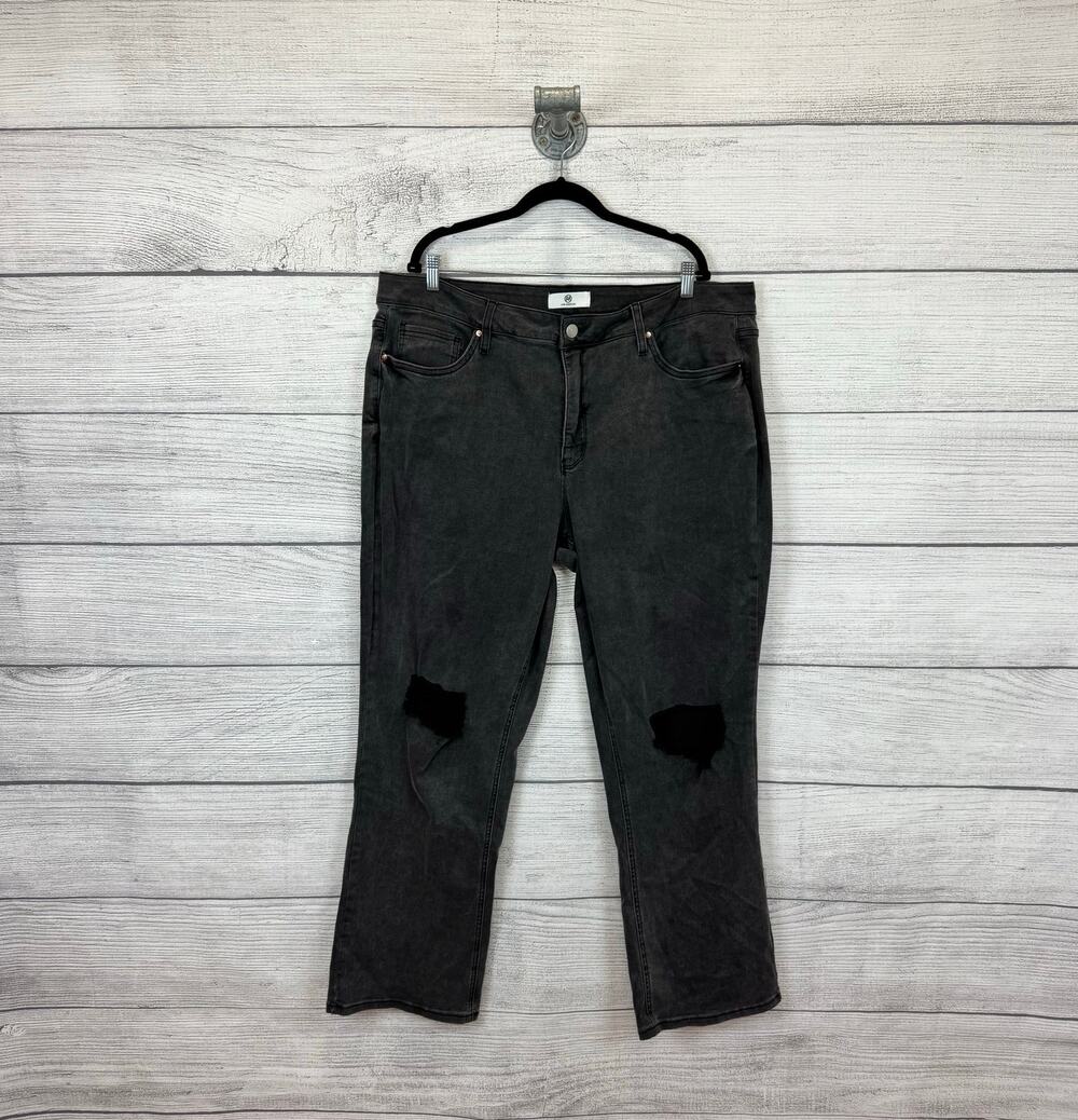 RFM Los Angeles Plus Size Black Distressed Straight Leg Jeans Size 24